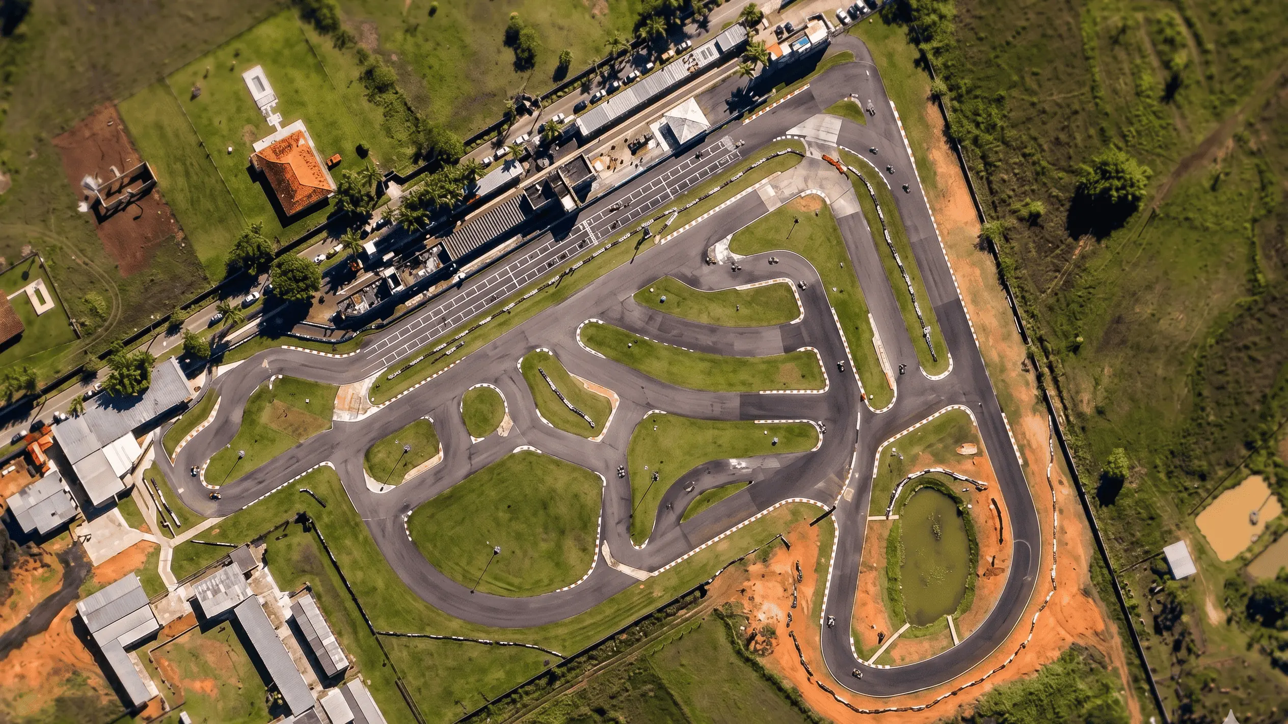 Vista aérea do Kartódromo Internacional de Guapimirim